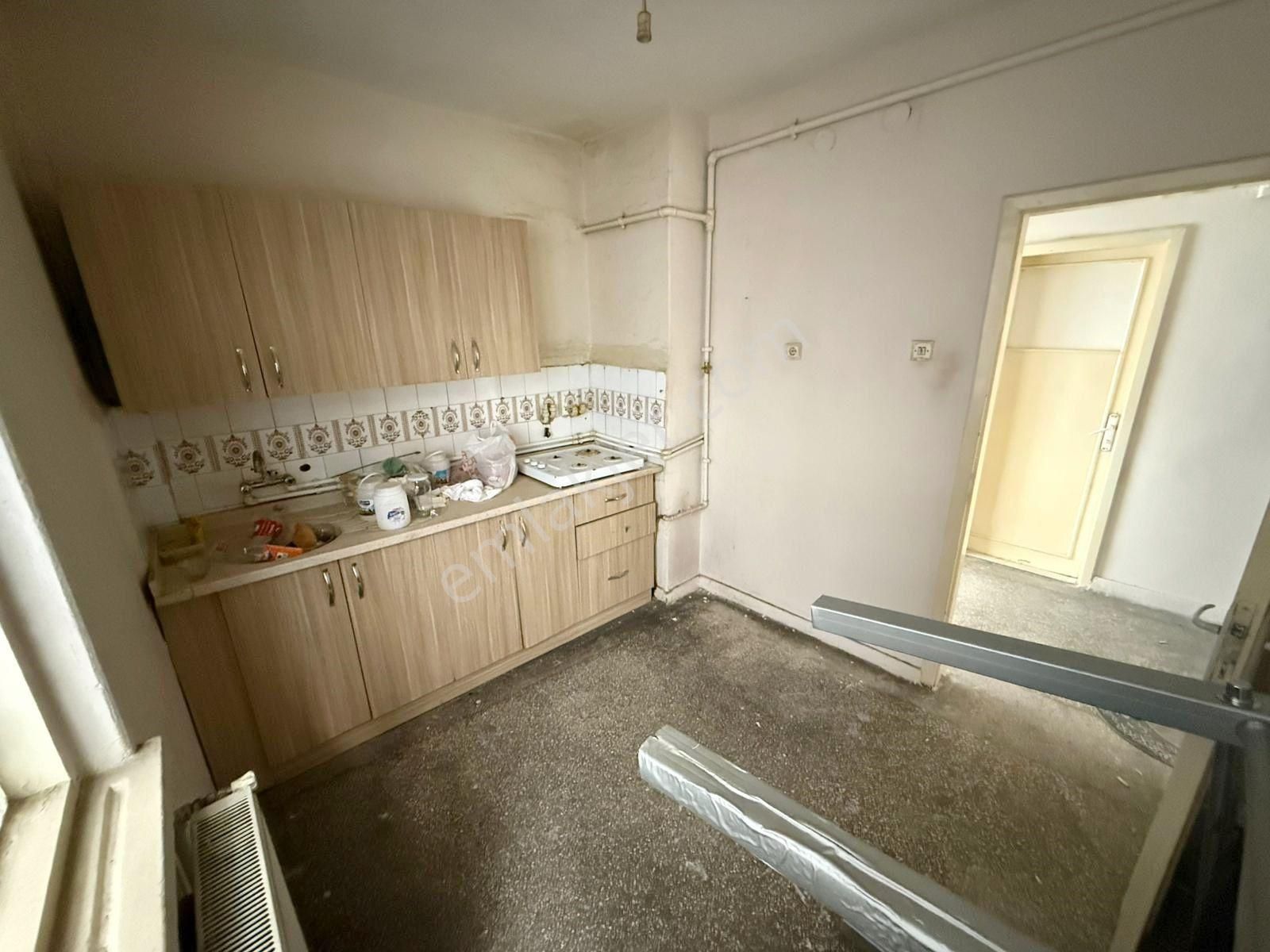 Krc'den Mamak Çarşı İçi Caddesinde 3+1 Güney Cepheli Satılık Daire - Görsel 4