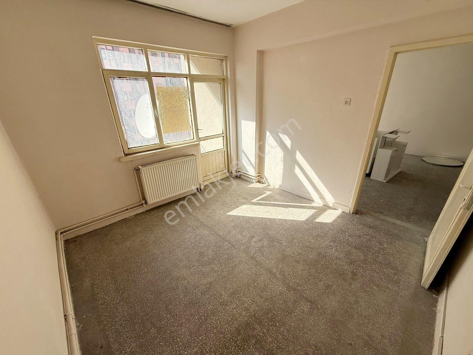 Krc'den Mamak Çarşı İçi Caddesinde 3+1 Güney Cepheli Satılık Daire - Görsel 12