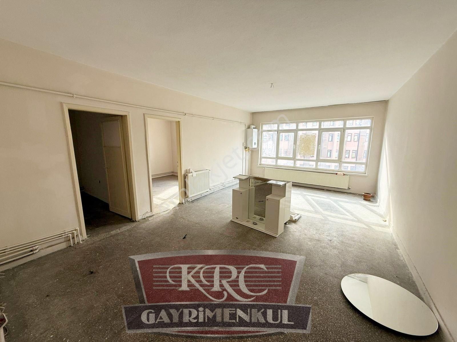 Krc'den Mamak Çarşı İçi Caddesinde 3+1 Güney Cepheli Satılık Daire