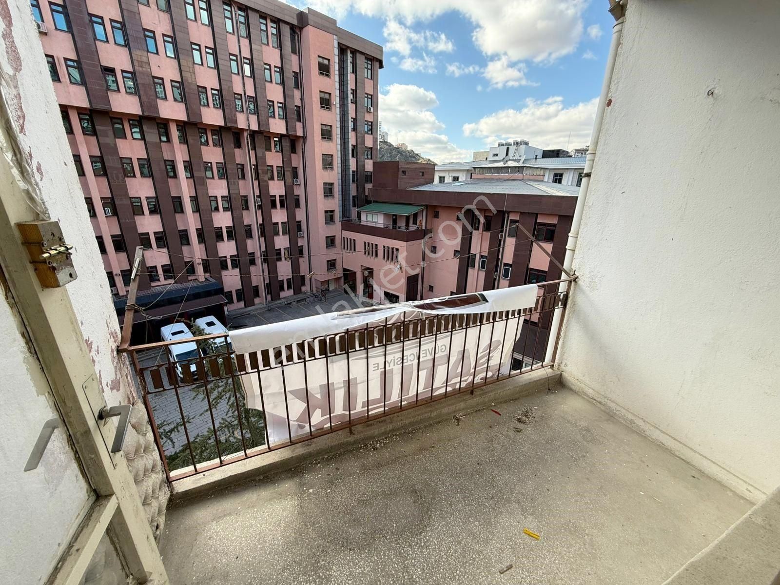 Krc'den Mamak Çarşı İçi Caddesinde 3+1 Güney Cepheli Satılık Daire - Görsel 5