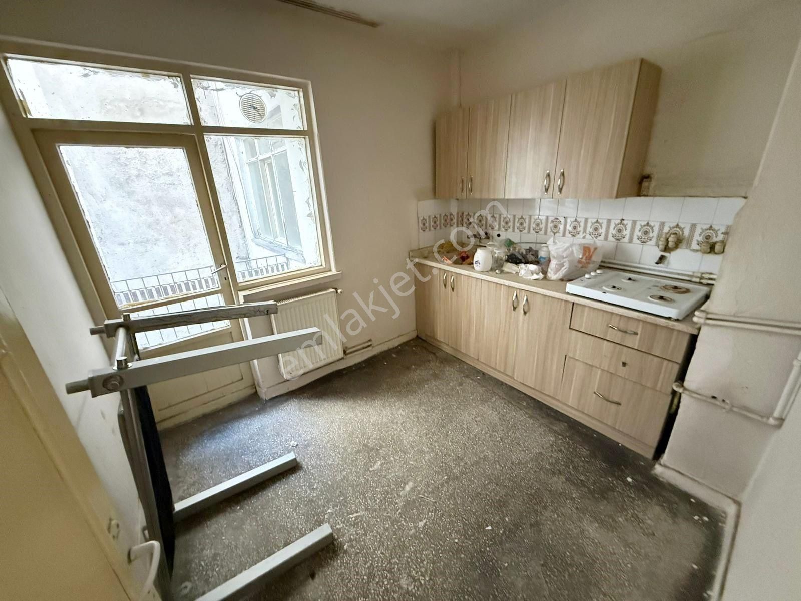 Krc'den Mamak Çarşı İçi Caddesinde 3+1 Güney Cepheli Satılık Daire - Görsel 3