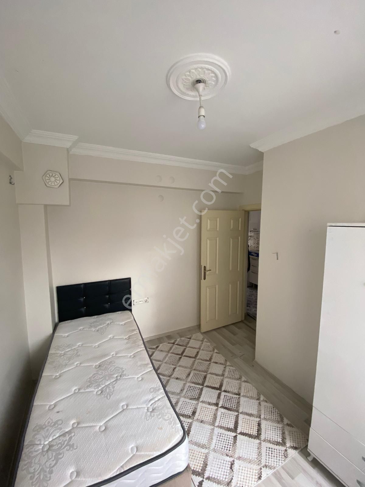 Kolçan Emlak'tan Eski Emniyet Yakını Kiralık 1+1 Apart - Görsel 3