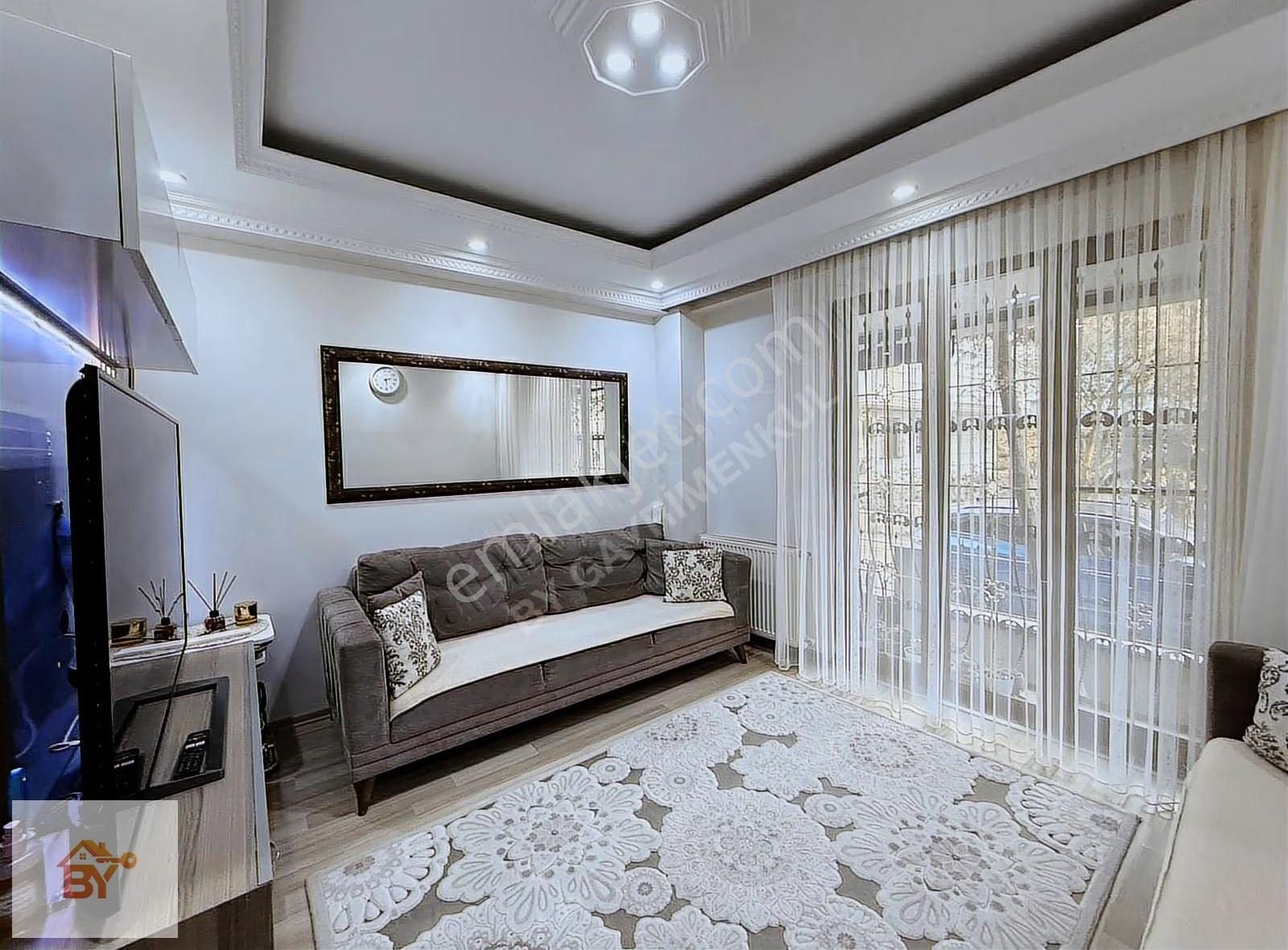 Küçükçekmece Yenimahalle'de 2+1, Yüksek Giriş Satılık Daire