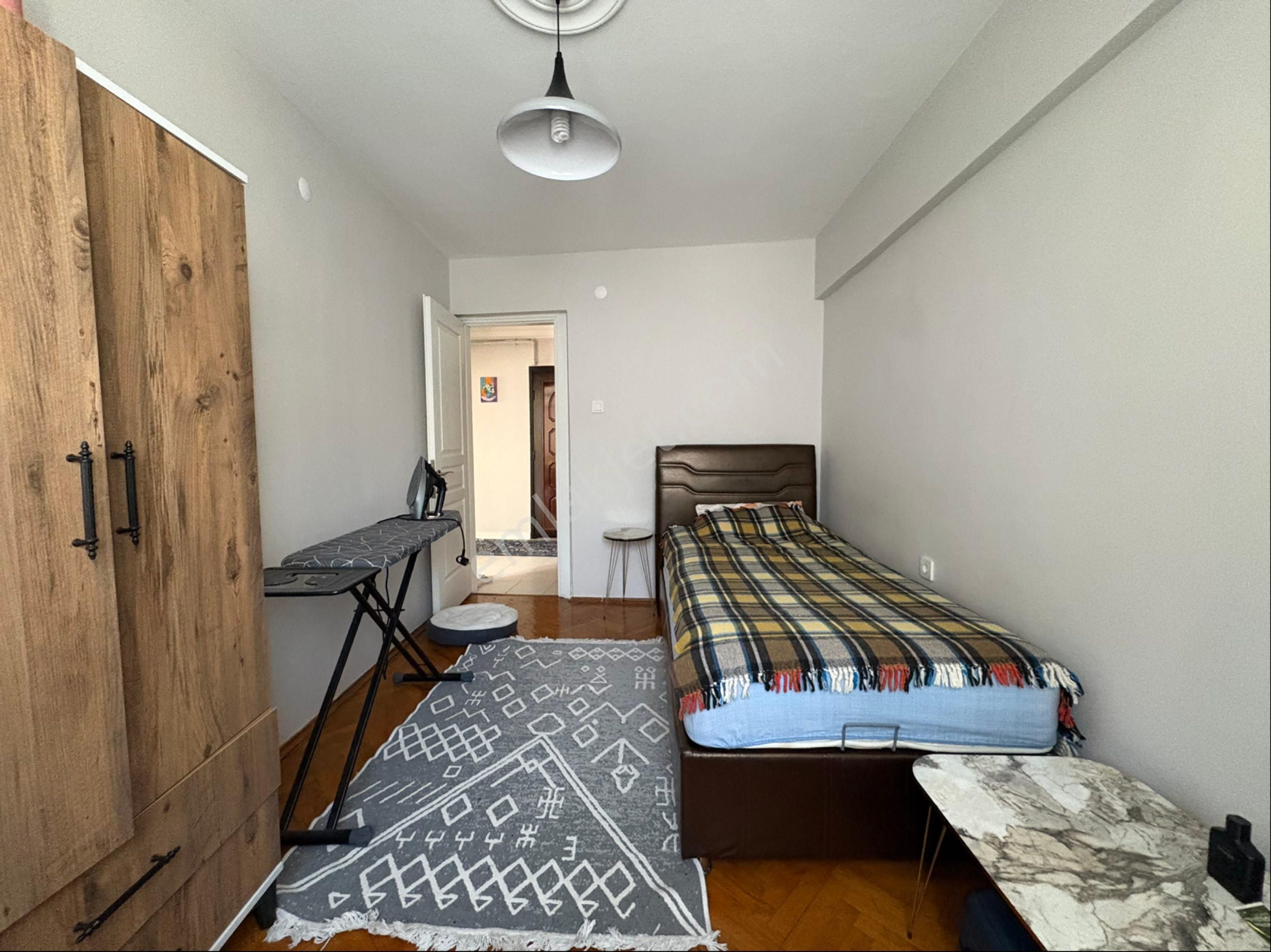 İzmir İnönü Cadde Ve Yeşilyurt Devlet Hastanesi Yakını 2+1 Eşyalı Kiralık Daire - Görsel 31