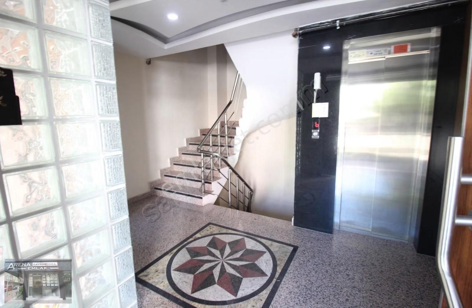 Bahçelievler Merkez Uefa Anıtı Yanı 7 Yıllık Binada 4+2 Dubleks - Görsel 2