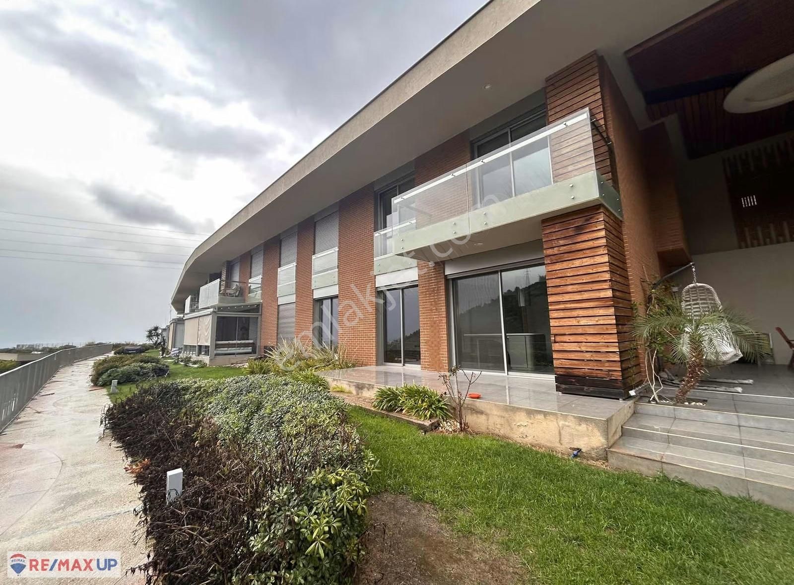 Narlıdere Asma Bahçelerde Doğa Manzaralı 3+1 Satılık Lüks Villa - Görsel 3