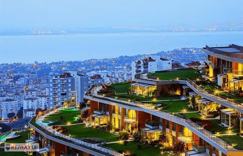 Narlıdere Asma Bahçelerde Doğa Manzaralı 3+1 Satılık Lüks Villa