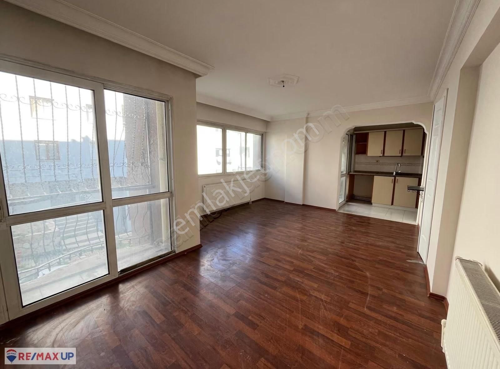 Merkezi Konumda Metro Yakını Kiralık Daire - Görsel 17