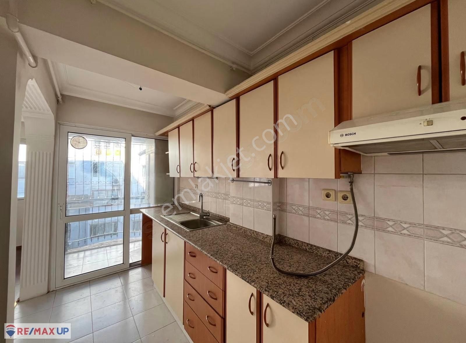 Merkezi Konumda Metro Yakını Kiralık Daire - Görsel 13