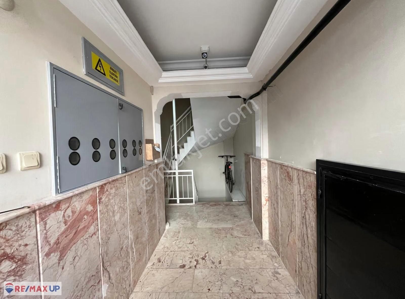 Merkezi Konumda Metro Yakını Kiralık Daire - Görsel 10