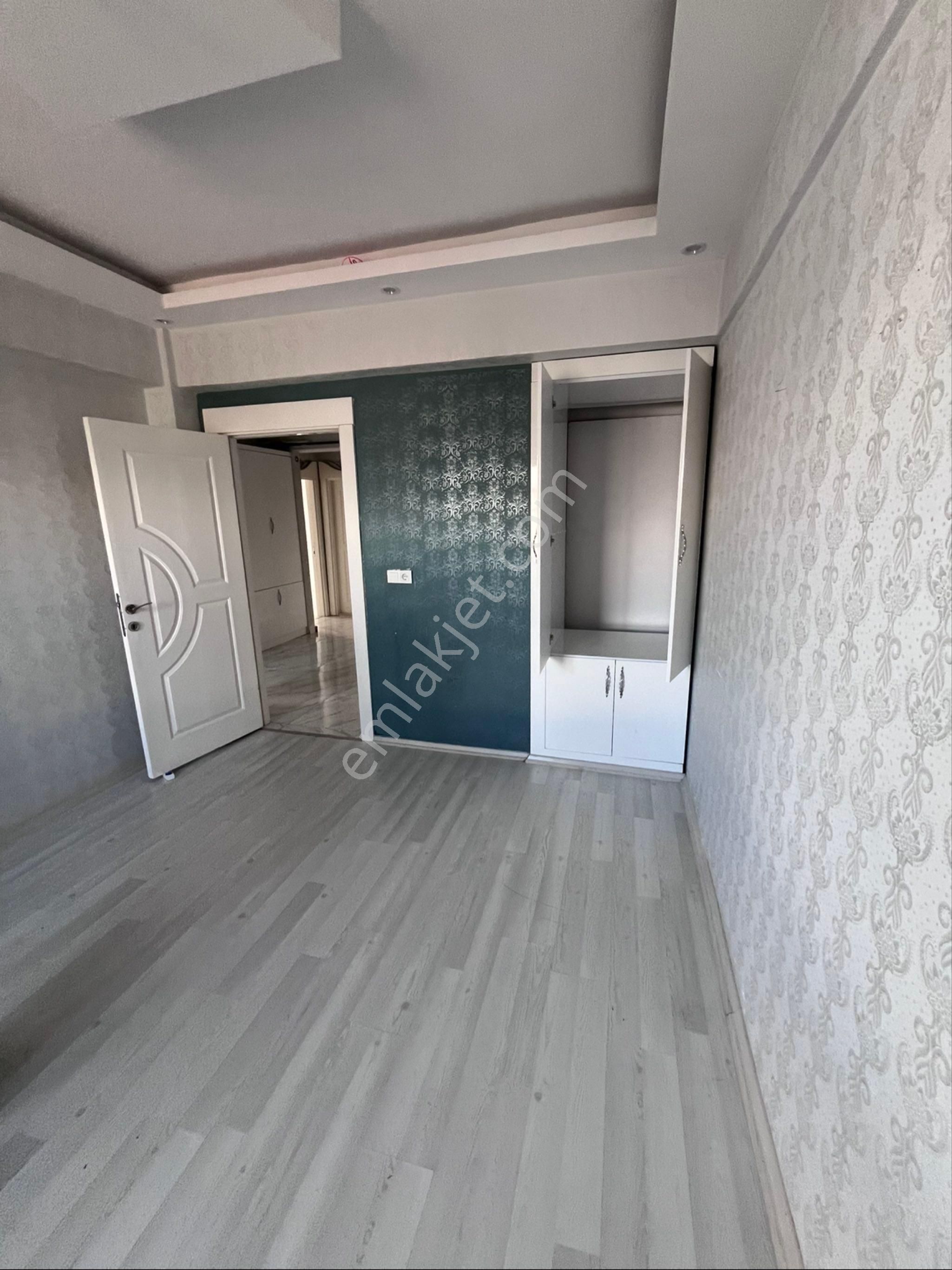 Oğuzeli Belediye Civarı Geniş Ve Ferah 2+1 Fırsat Daire - Görsel 11