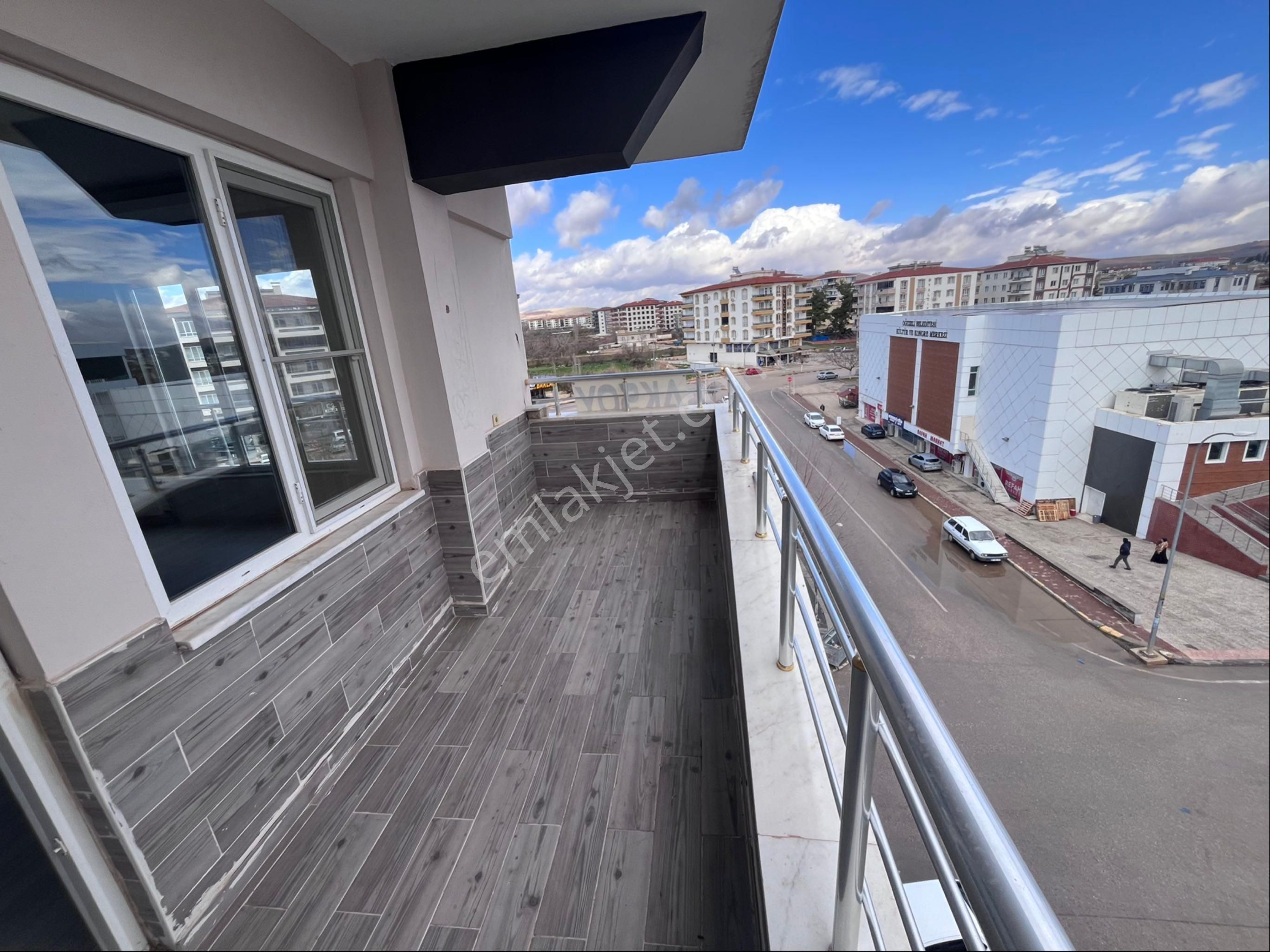 Oğuzeli Belediye Civarı Geniş Ve Ferah 2+1 Fırsat Daire - Görsel 15