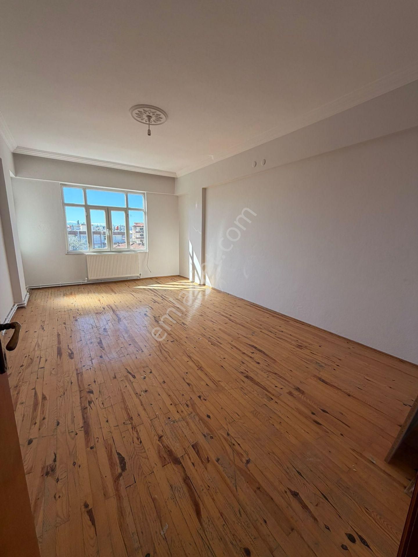 Cumhuriyet Mahallesinde 3+1 Doğalgazlı Kiralık Daire – Das Gayrimenkul - Görsel 8