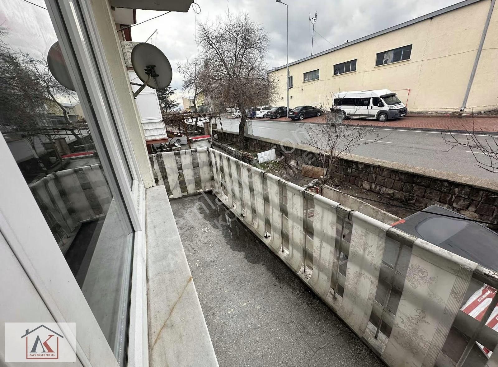 Halıcılar Sitesi Karşısı 3+1 Zemin - Görsel 11