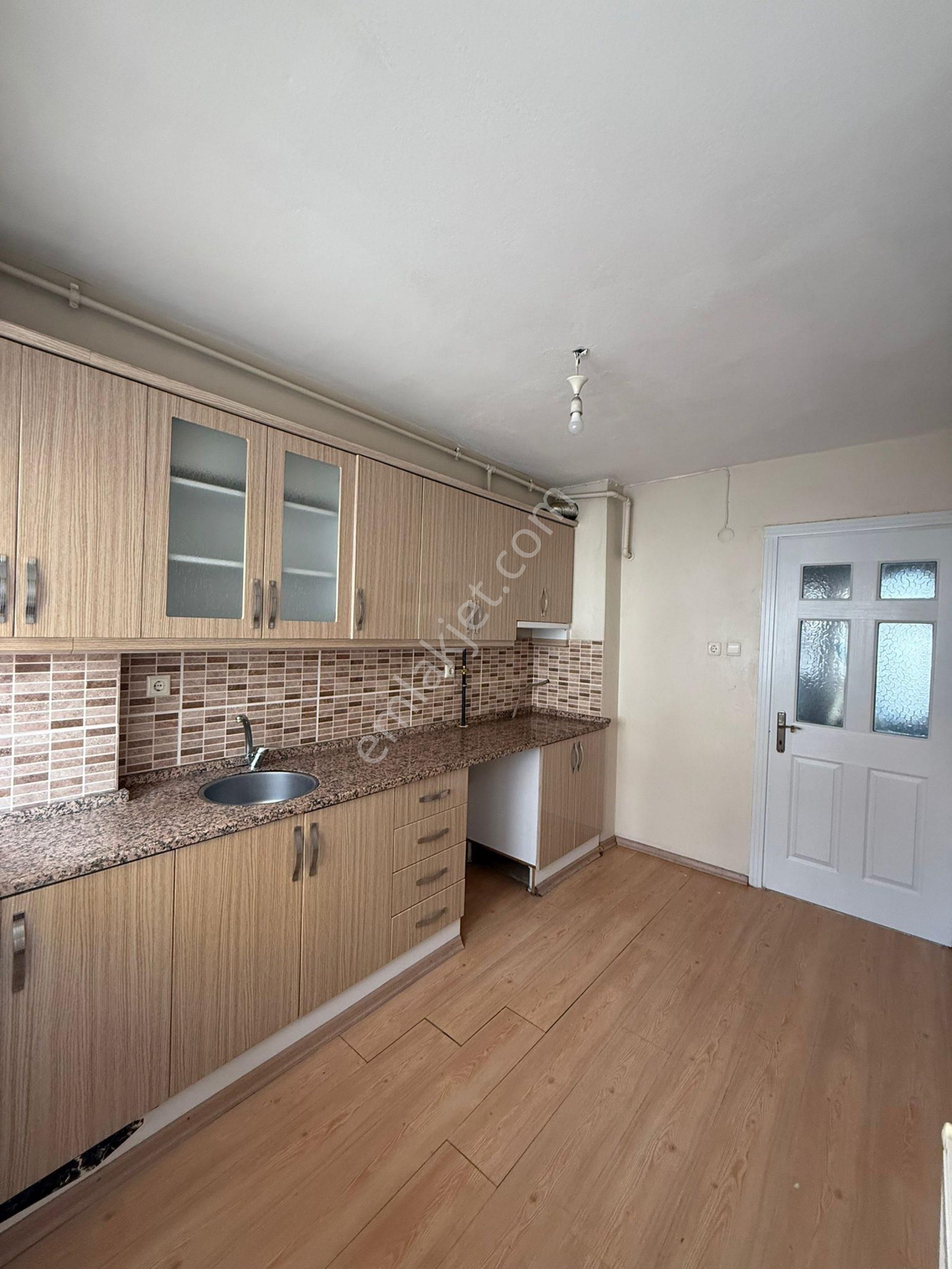 Çarsı Merkezi Konumlu Satılık 3+1 Daire