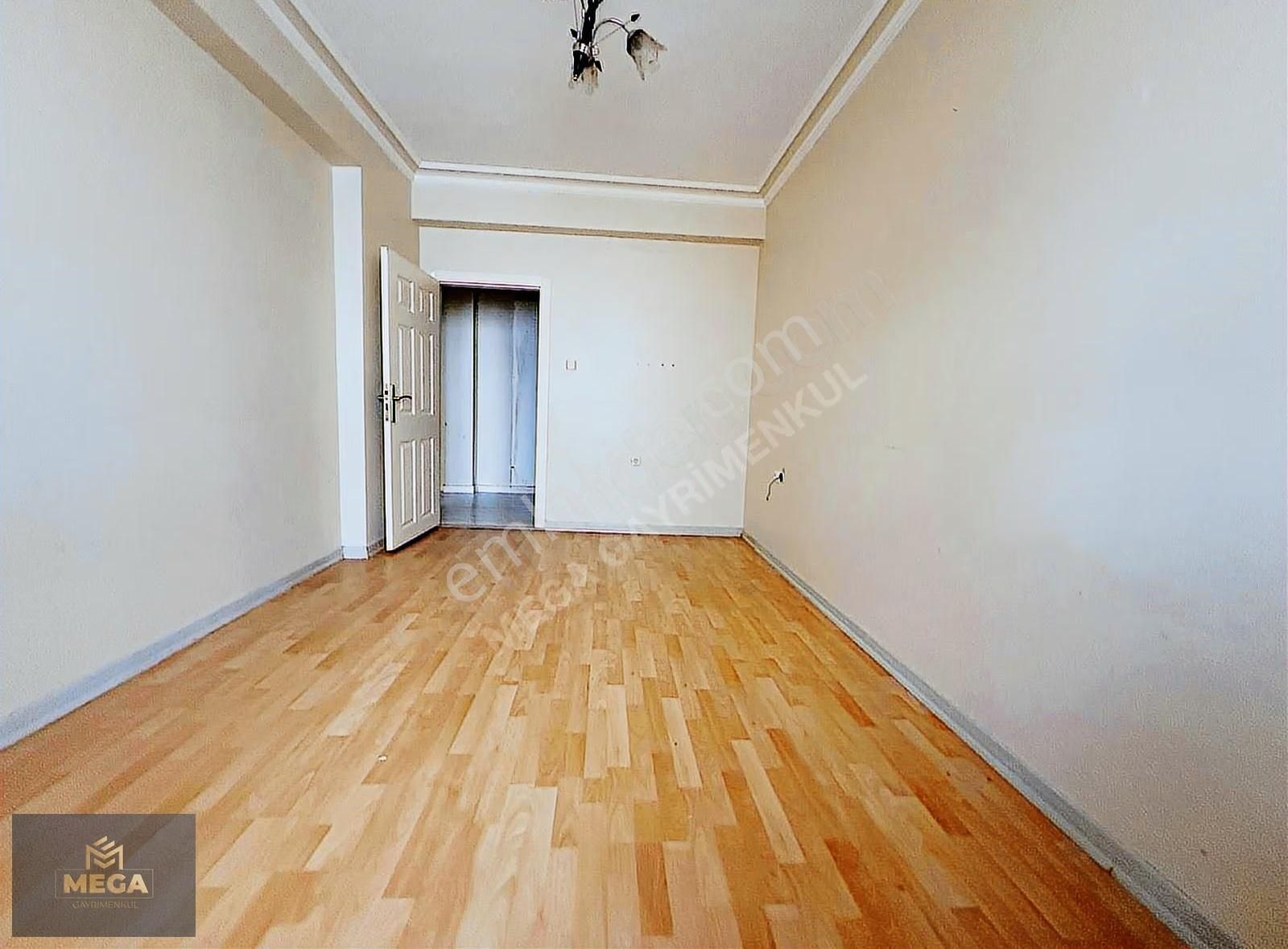 Mega Gayrimenkul'den Balkonlu, İskanlı, Krediye Uygun 3+1 Daire