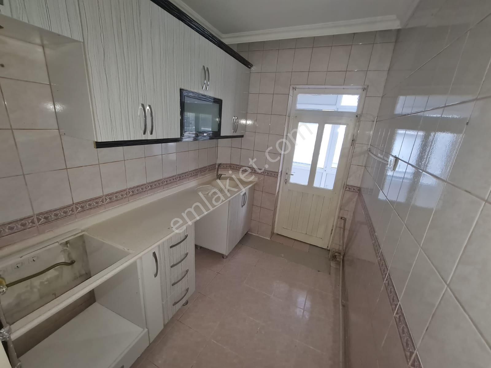 Aydınlıkevlerde 2+1 Kiralık Daire Taner Emlak İnşaat