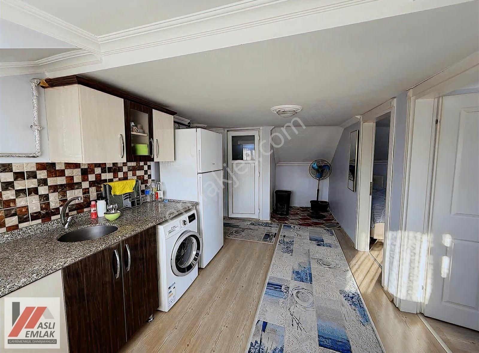 Aslı Emlak'tan Gazi Mah. 10. Yaşında Asansörlü Daire - Görsel 3