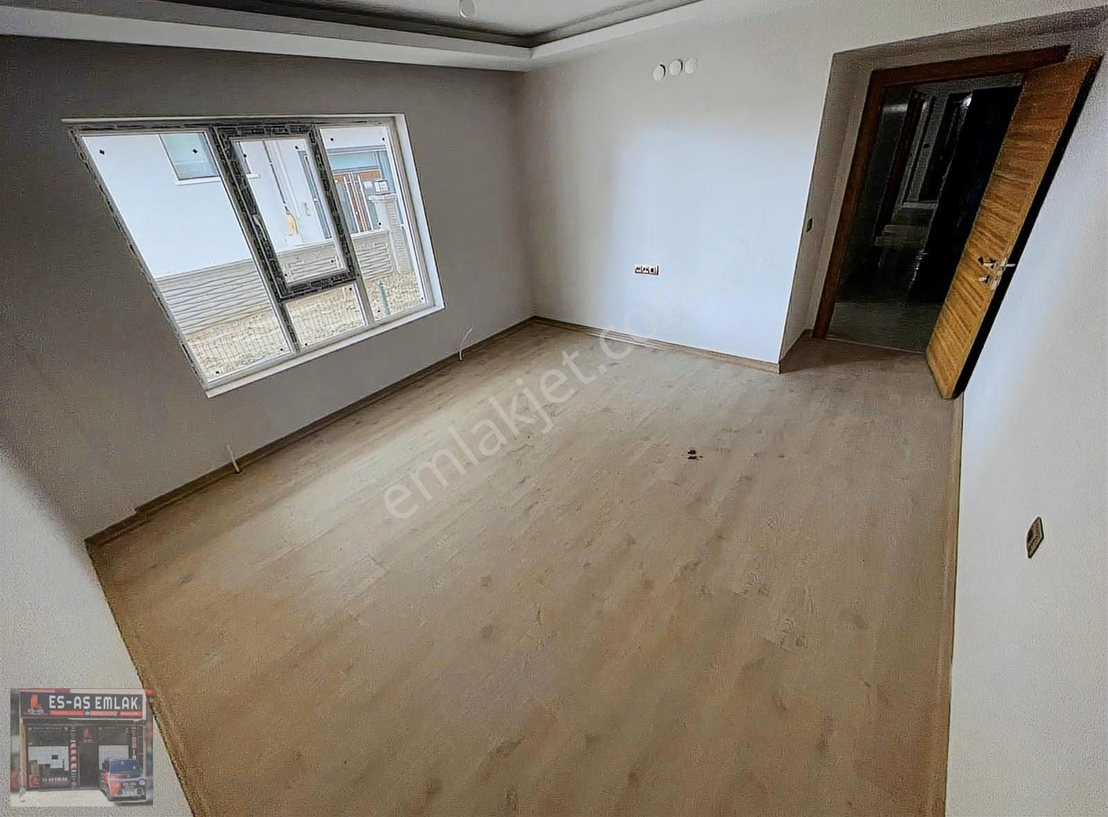 Es-as Emlak'tan Menderes Mh.de Lüks Yapılı 3+1 Satılık Daire - Görsel 4