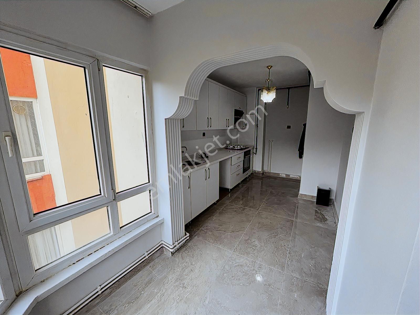 Keçiörende Hakan Sitesi Ara Kat Asansörlü - Görsel 3