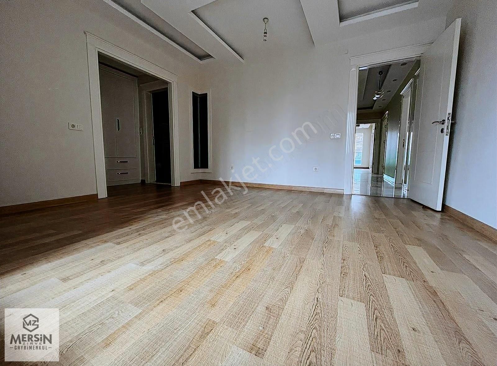 Mezitli Merkez'de Satılık 4+1, 149m² Geniş Balkonlu Daire - Görsel 2