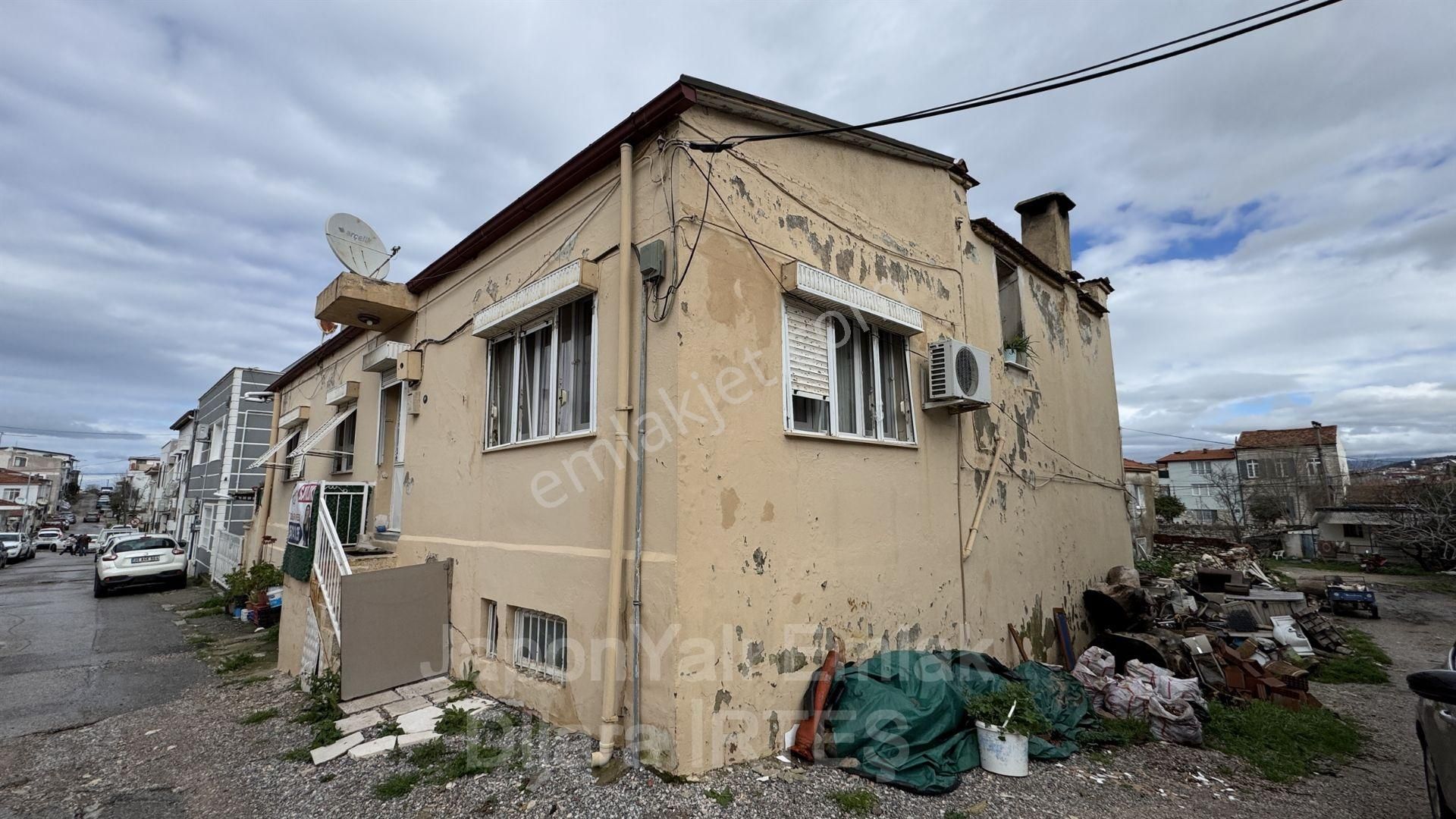 Urla Sanat Sokağı Yakını Bahçeli 8+3 Satılık Müstakil - Görsel 5