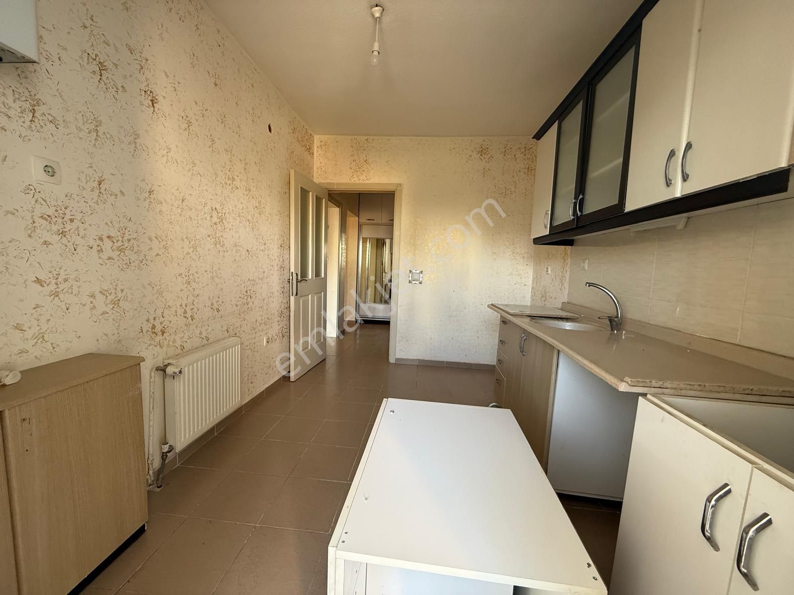 Altınevler Mah. Ayyıldız Sitesinde 3. Katta 3+1 Kiralık Daire - Görsel 3