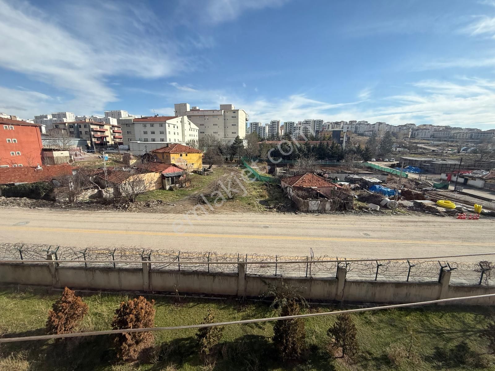 Altınevler Mah. Ayyıldız Sitesinde 3. Katta 3+1 Kiralık Daire - Görsel 16