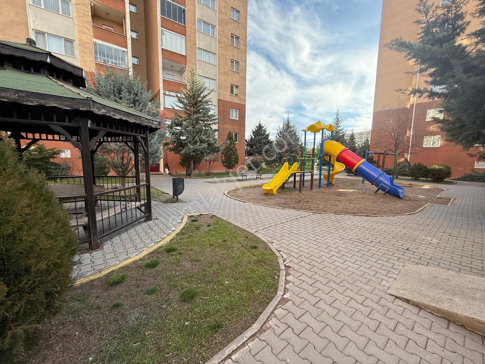 Altınevler Mah. Ayyıldız Sitesinde 3. Katta 3+1 Kiralık Daire - Görsel 18