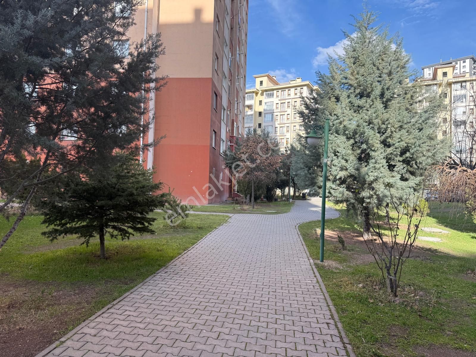 Altınevler Mah. Ayyıldız Sitesinde 3. Katta 3+1 Kiralık Daire - Görsel 20