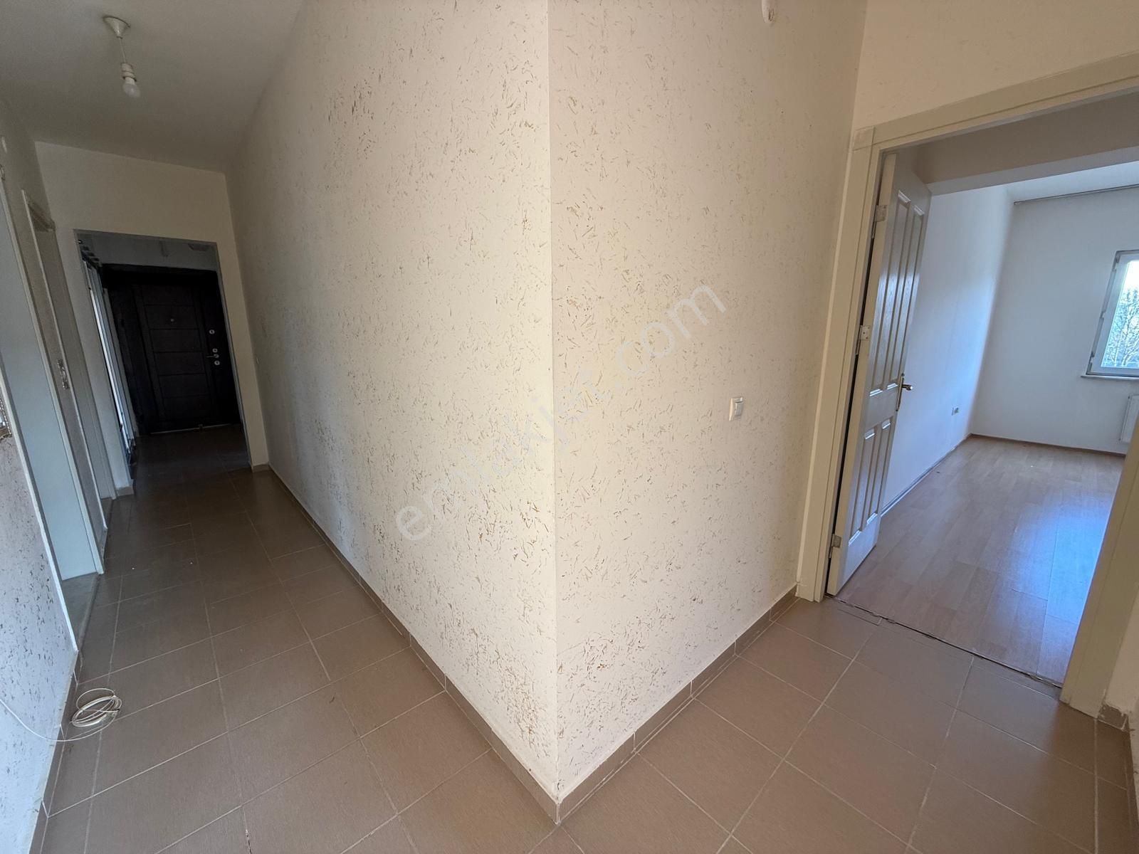 Altınevler Mah. Ayyıldız Sitesinde 3. Katta 3+1 Kiralık Daire - Görsel 11