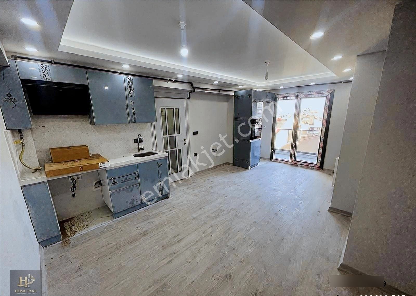 Cumhuriyet Mah.rezidans'ta Yeni Bina Otoparklı 1+1 Satılık Daire