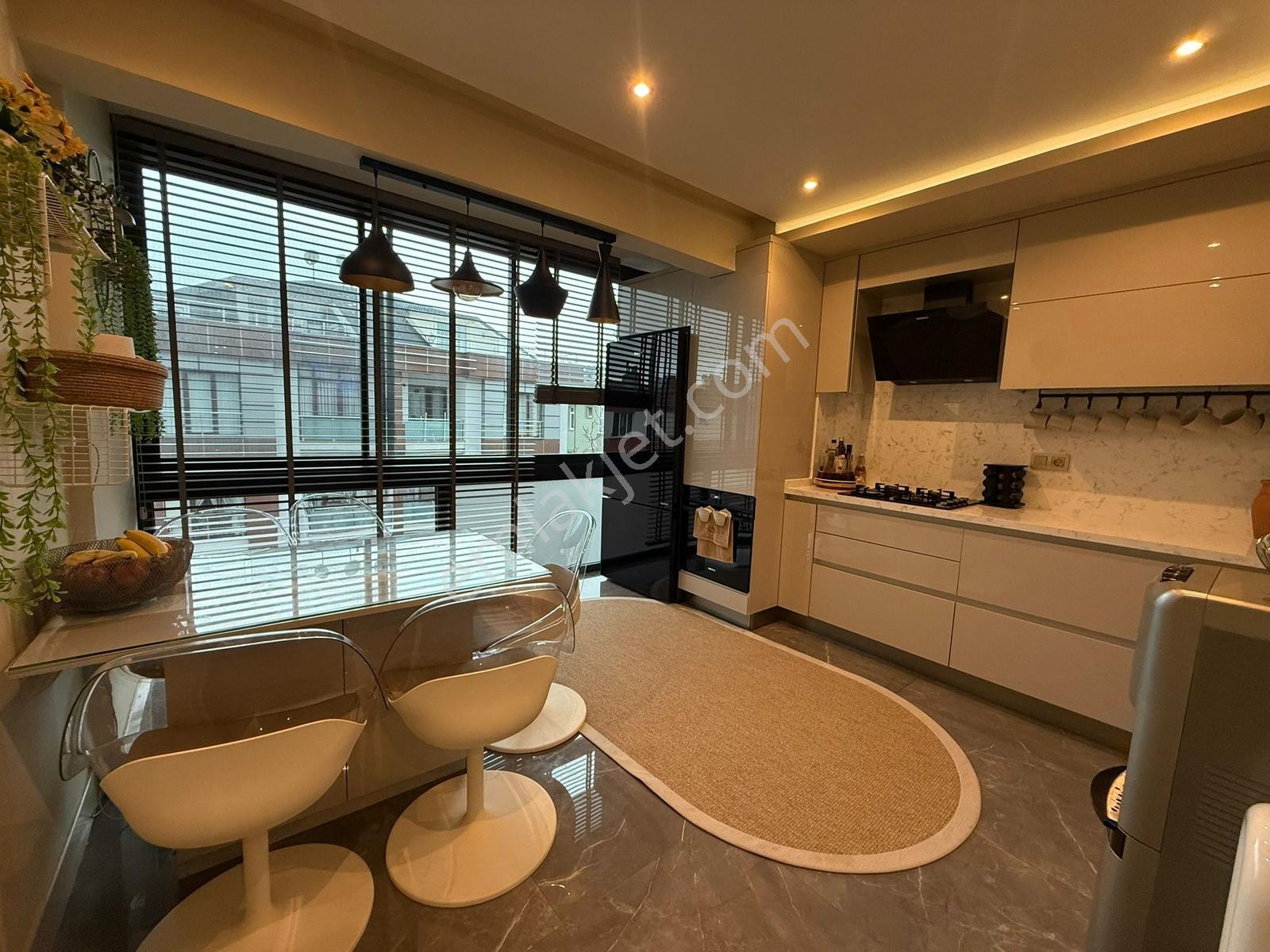 Büyükçekmece Sahile Yürüme Mesafesi 5+2 330 M2 Lüks Dublex !! - Görsel 15