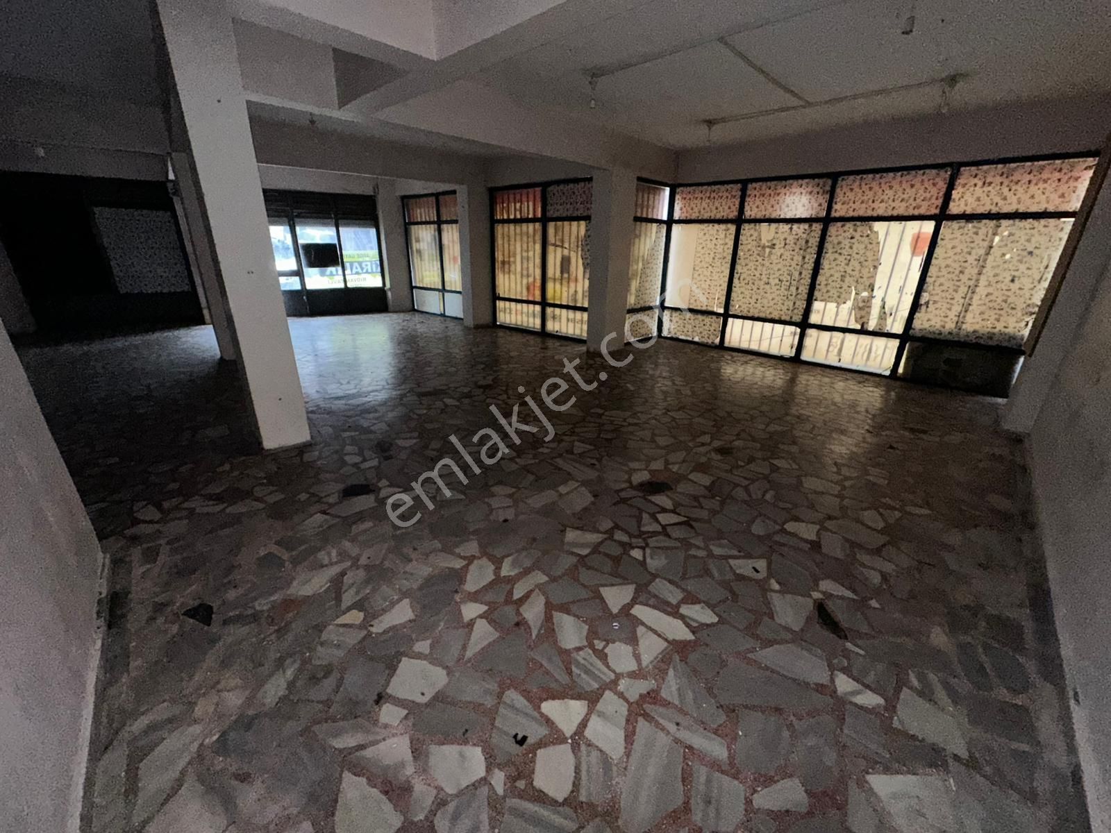 Merkezi Konumda Çift Cephe Kiralik Dükkan - Görsel 5