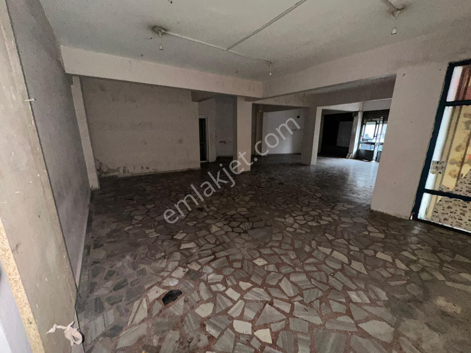 Merkezi Konumda Çift Cephe Kiralik Dükkan - Görsel 4