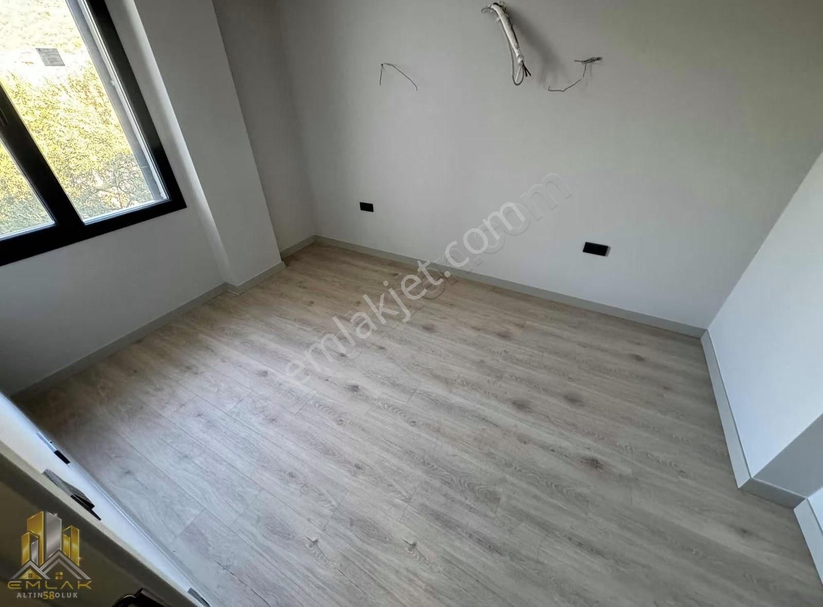 Emlak-58'den Küçükkuyu Merkezde Denize Yakın Sıfır 3+1 Villalar - Görsel 2