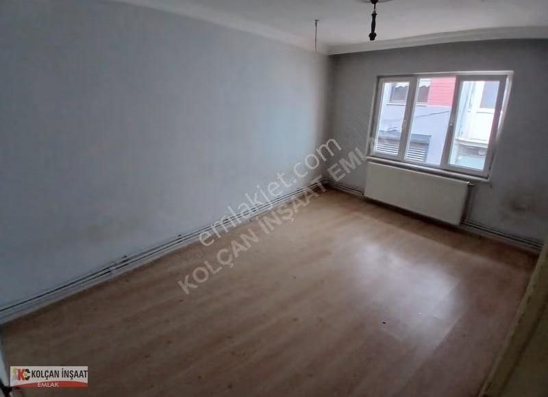 Kolçan Emlaktan Merkezde Kiralık Apart Daire