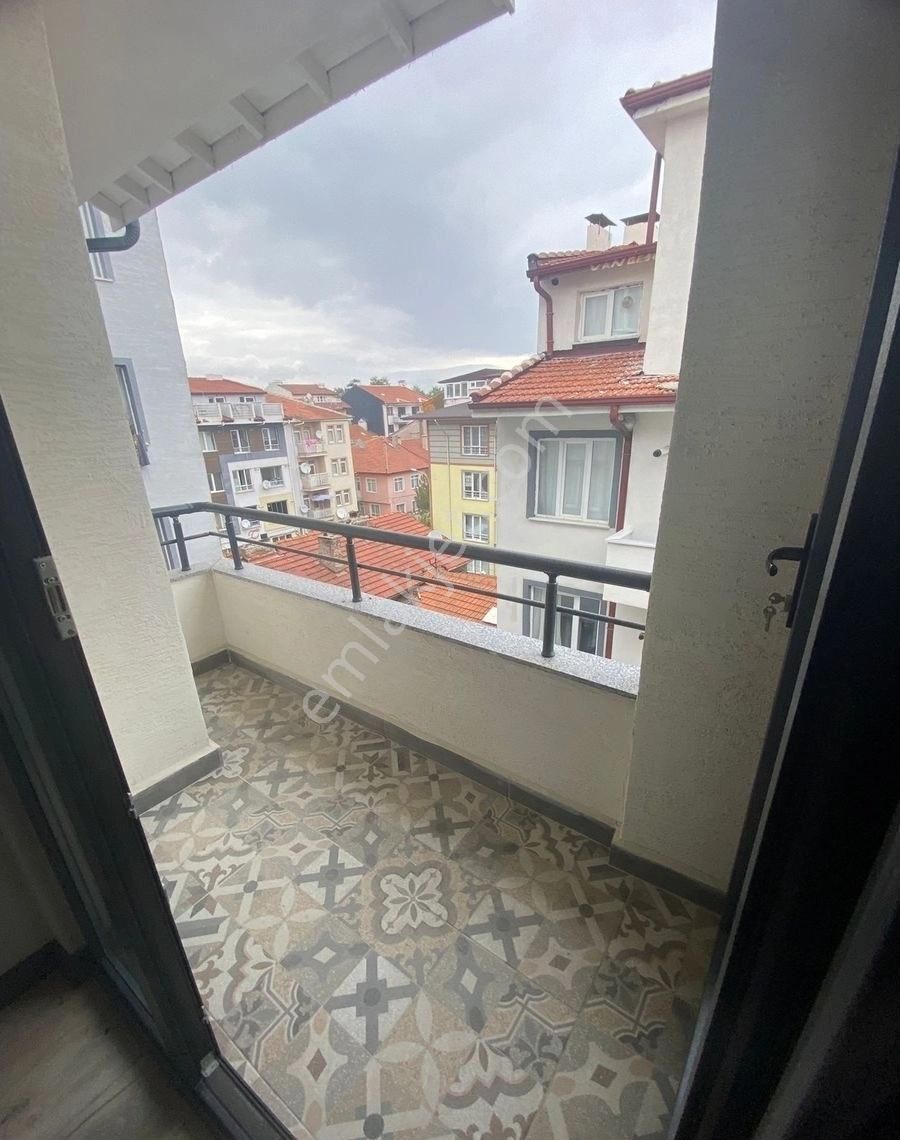 Kolçan Emlak'tan Satılık Kafeler Sokagın'da Geniş 1+1 Daire - Görsel 3