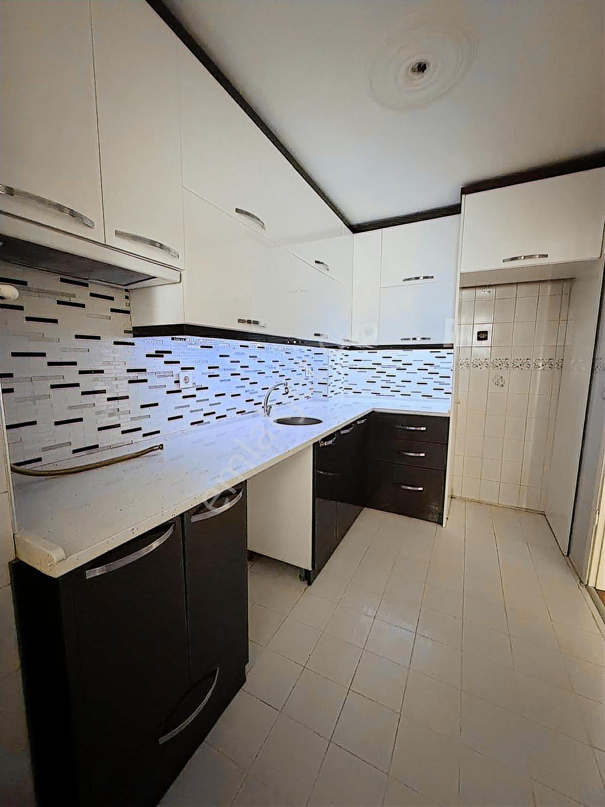 Emlak Center,dan Kiralık Akıncılar Ara Kat 3+1 Kapalı Mutfak