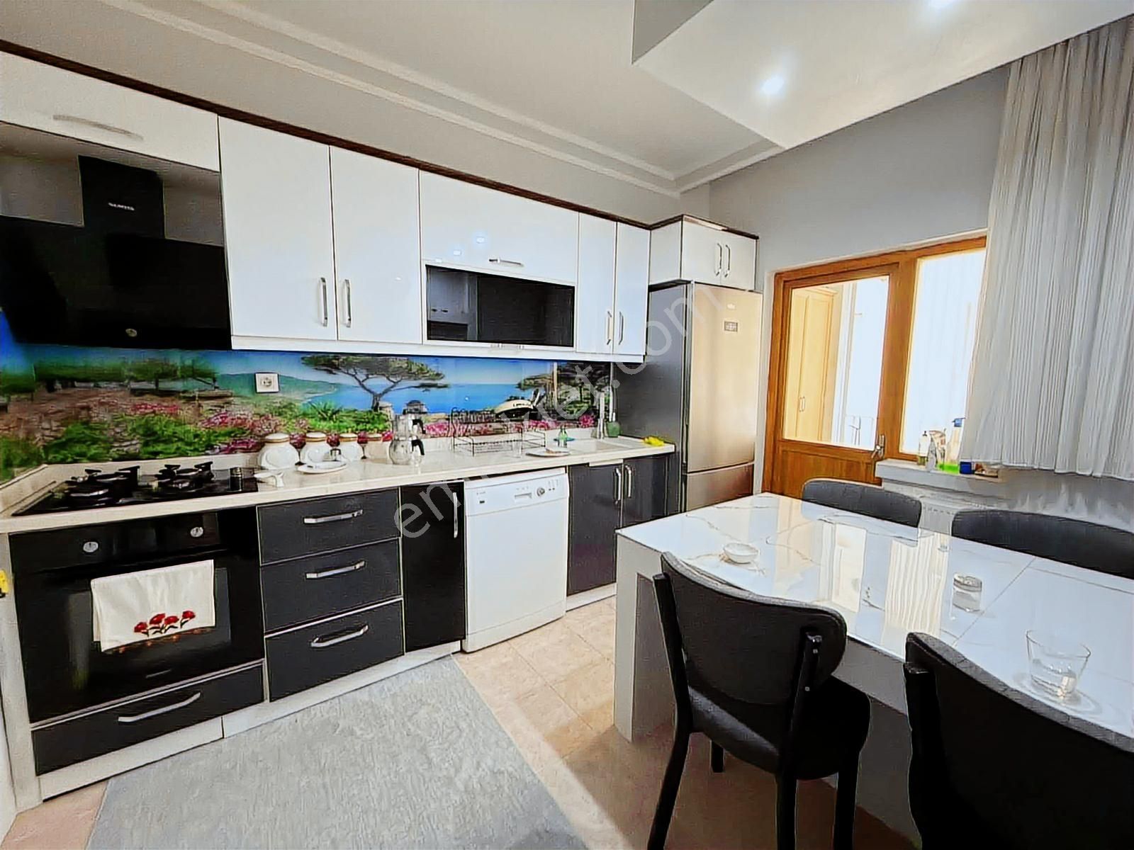 Salı Pazarı Yakını Yüksek Giriş Çift Balkonlu Ful Yapılı Ön Cepe