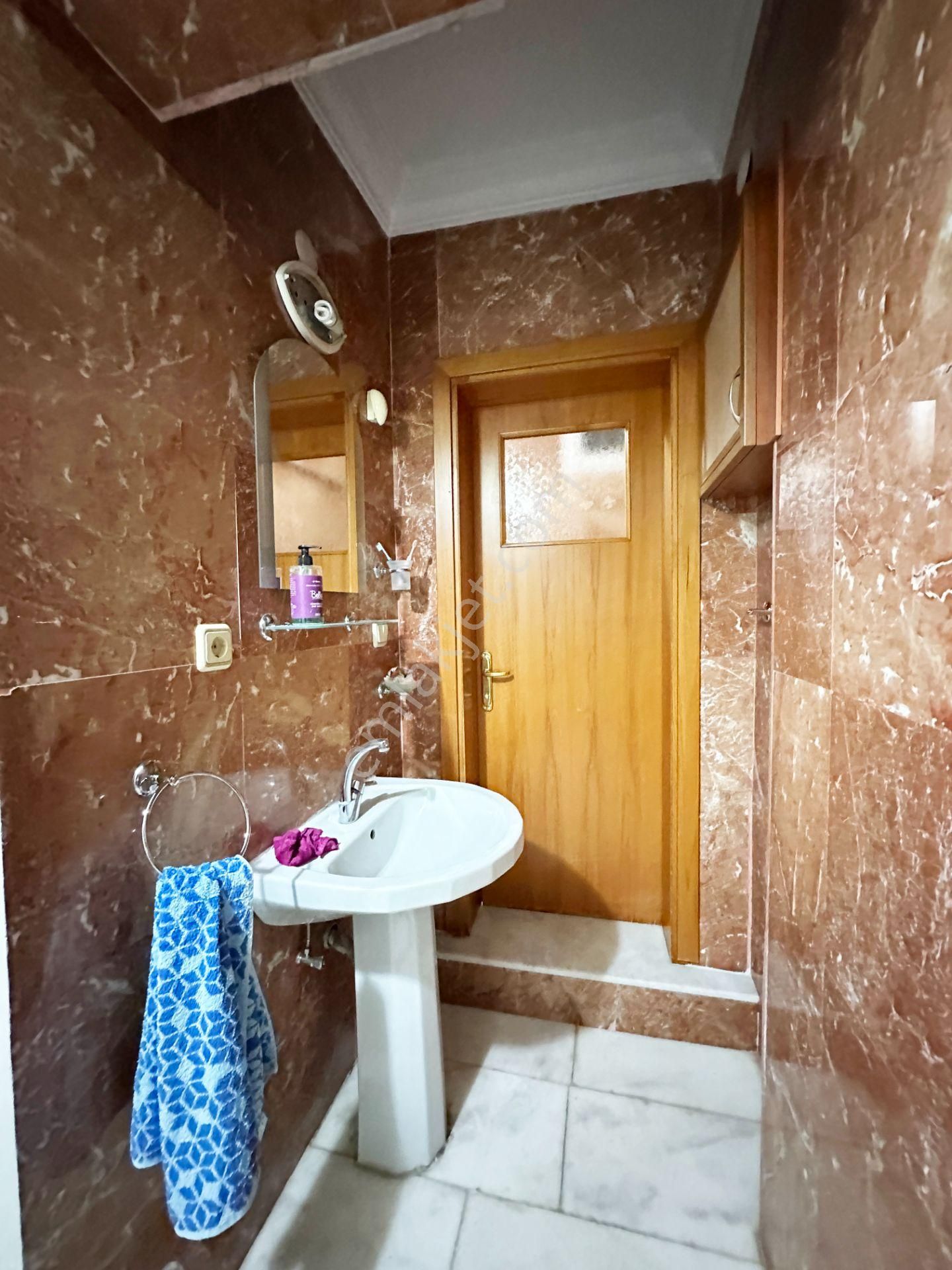 Denizli Atalar'da Boyalı Balkonlu Ankastreli 3+1 Satılık Daire - Görsel 16