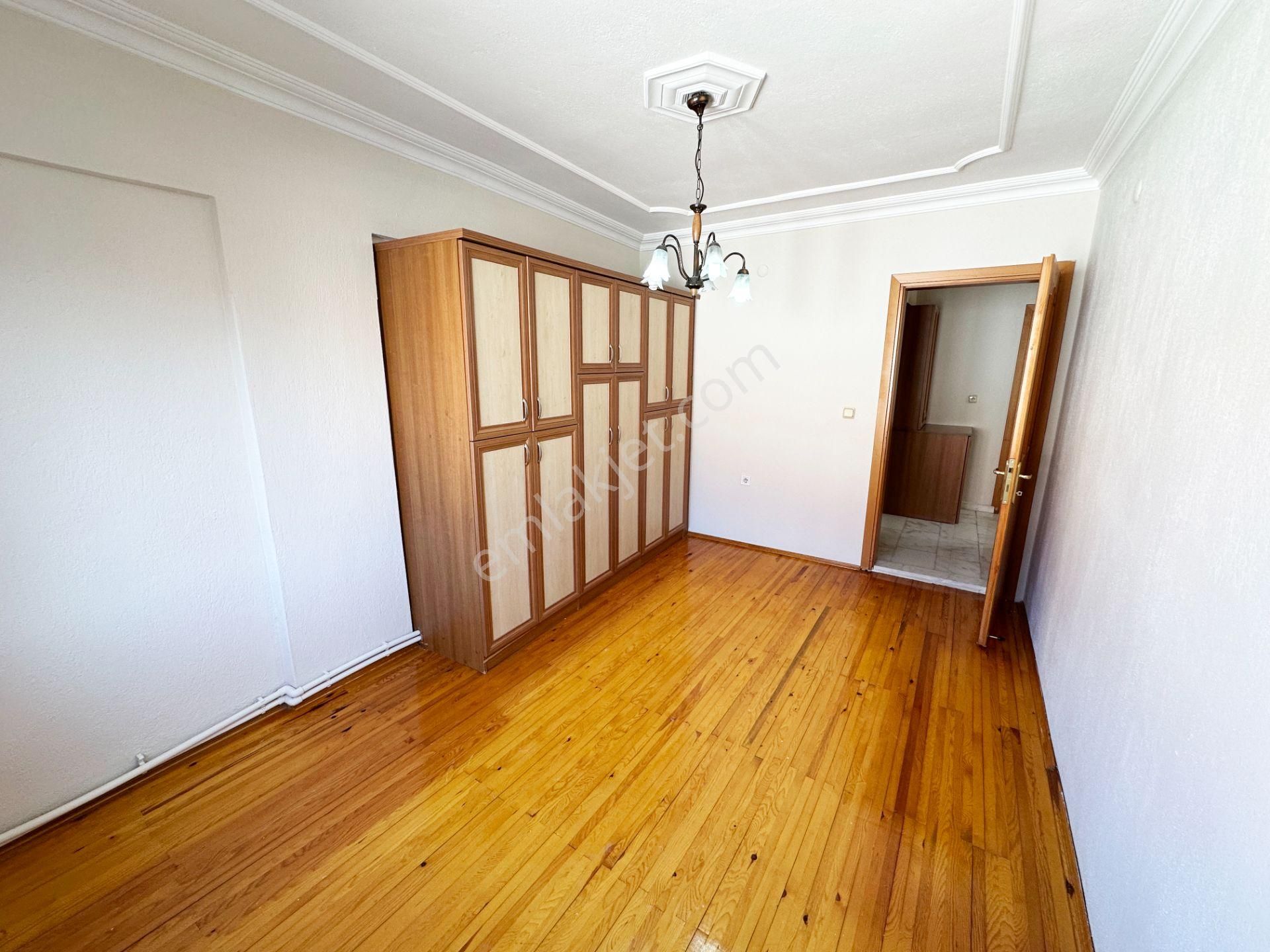 Denizli Atalar'da Boyalı Balkonlu Ankastreli 3+1 Satılık Daire - Görsel 20