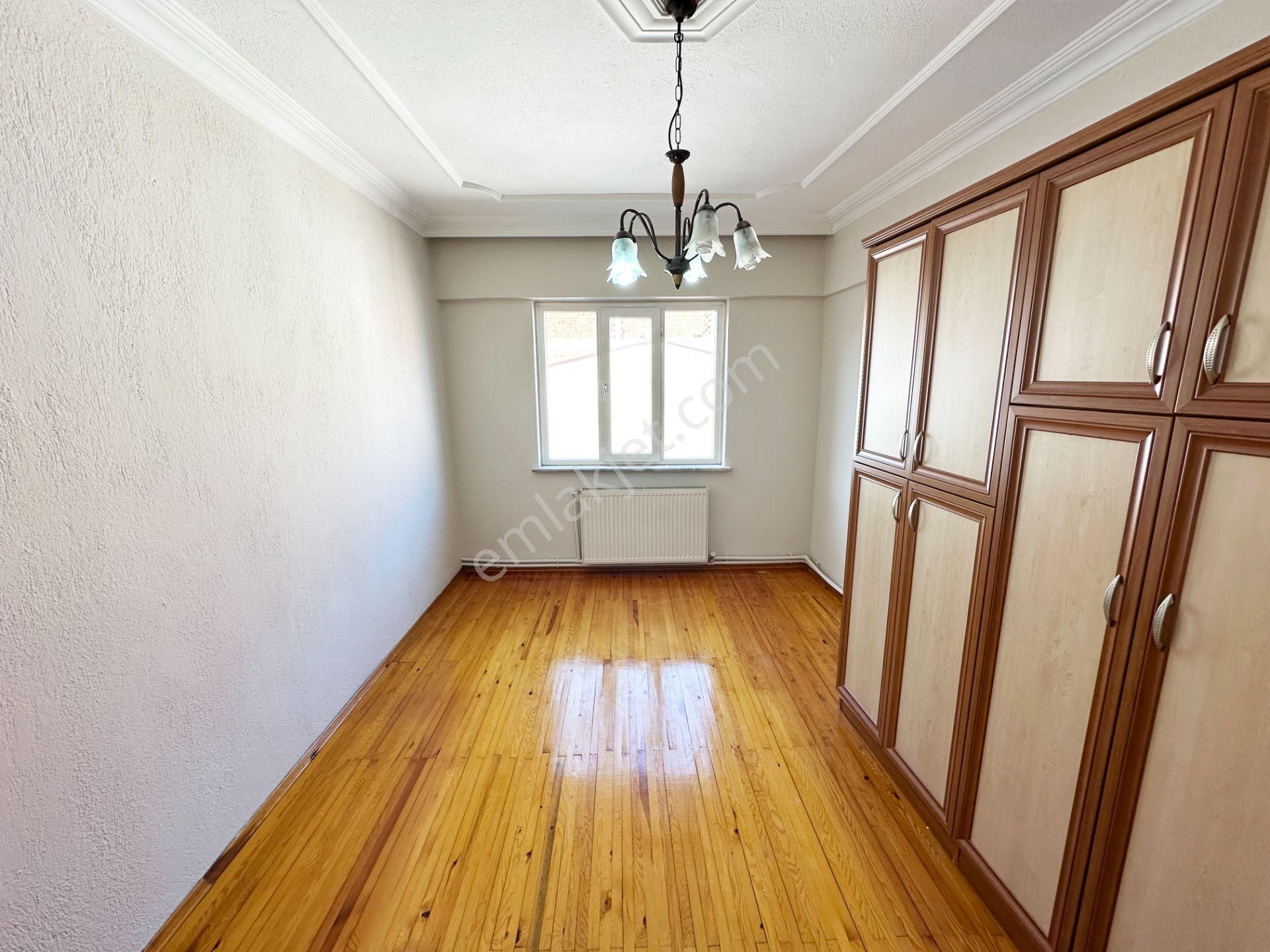 Denizli Atalar'da Boyalı Balkonlu Ankastreli 3+1 Satılık Daire - Görsel 19