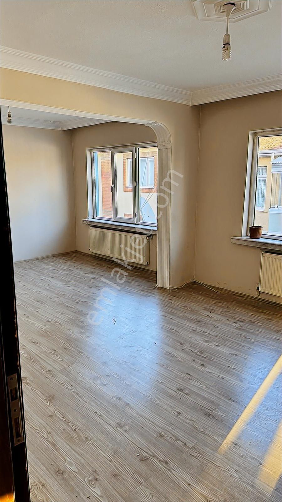 İsmet İnönü 2 Caddesi Dibinde 2+1 Kiralık Daire - Görsel 2