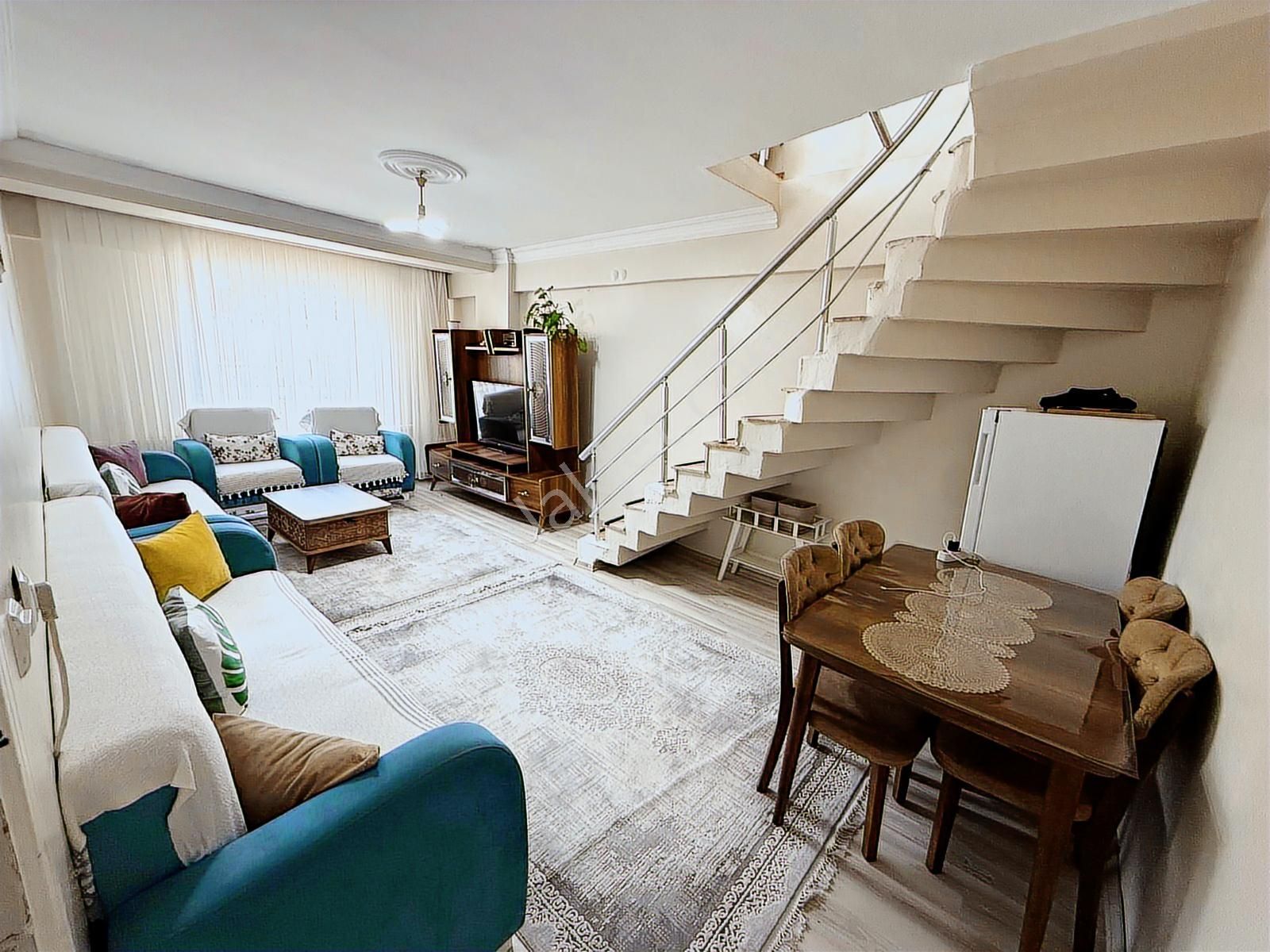 Üç Kardeşler'den İsmetpaşa Mah'de 3+2 200m² Kelepir Dublex Daire - Görsel 19