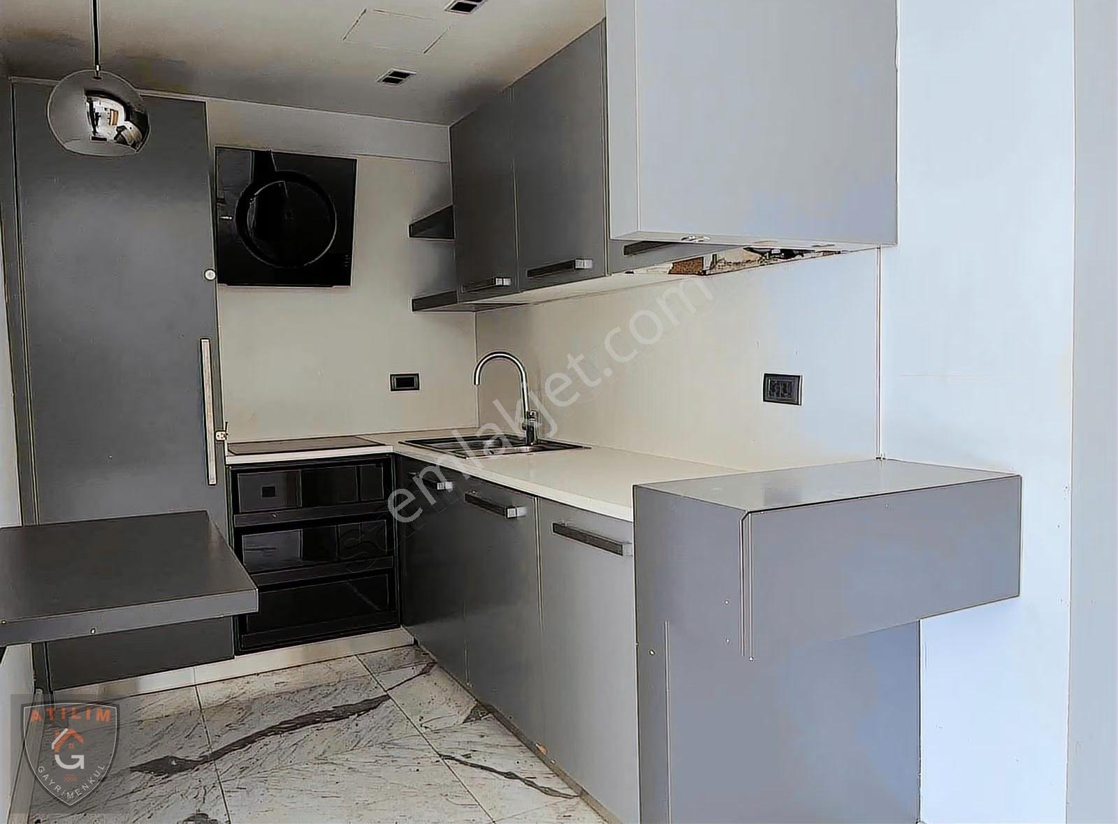 Skyport Residence'da Deniz Manzaralı Bakımlı Ofis - Görsel 5