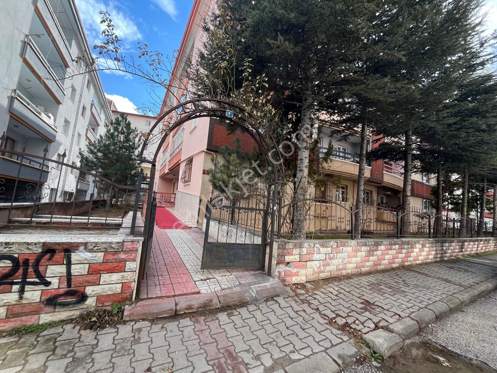 Mamak Kutlu Mahallesinde Aileler İçin İdeal: Okul Ve Market Yanı, Geniş 3+1 - Görsel 29