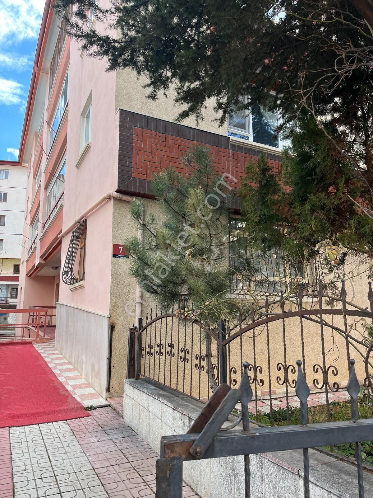 Mamak Kutlu Mahallesinde Aileler İçin İdeal: Okul Ve Market Yanı, Geniş 3+1