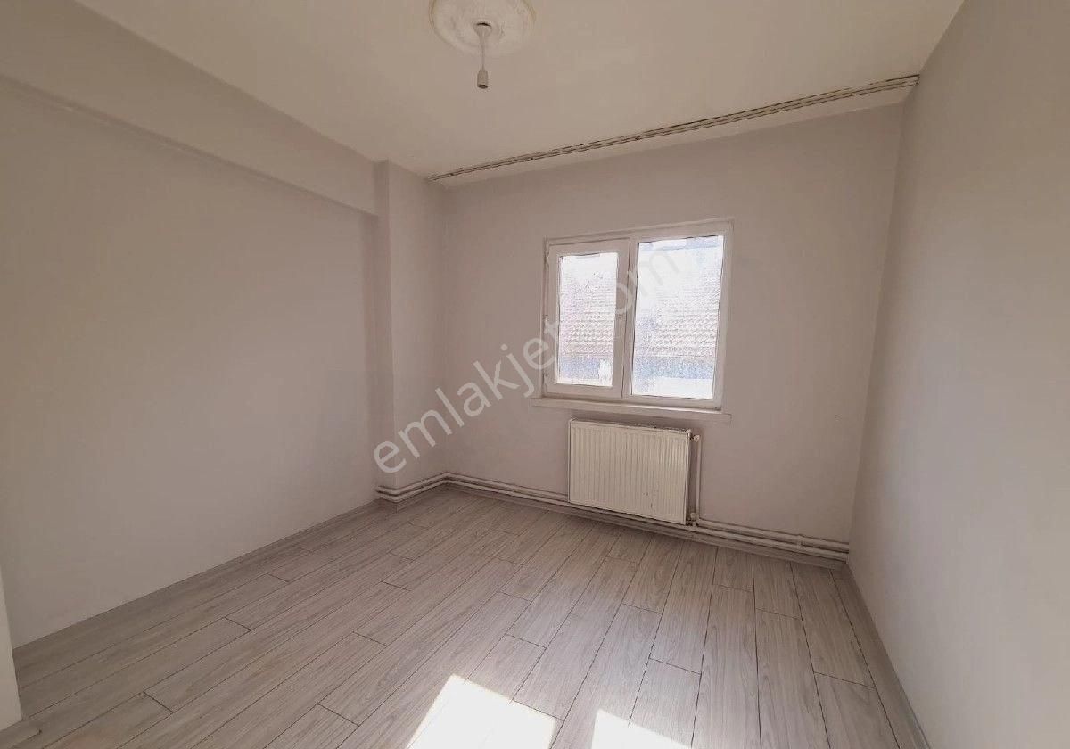 Keçiören.çaldıran 3+1 Katta İskanlı Uygun Daire - Görsel 5