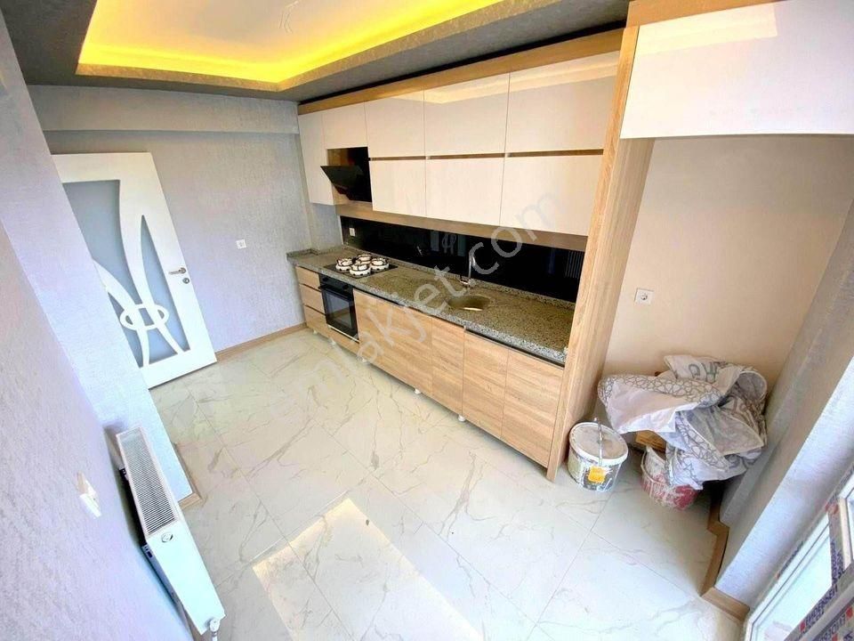 Beylikdüzü Cumhuriyet Mh. Metrobüse Yakın 5 Dk Mesafede 2+1 Daire.. - Görsel 2